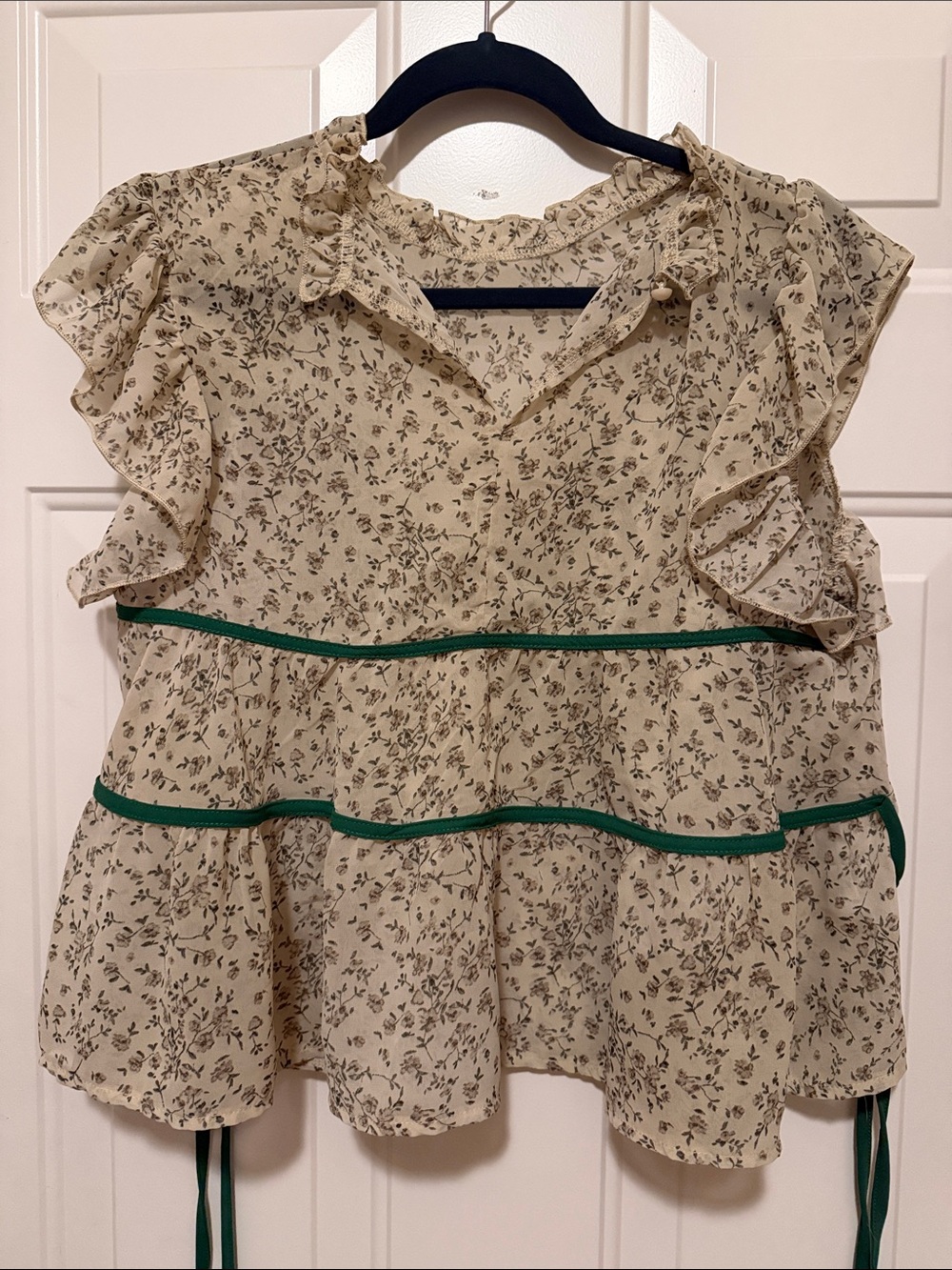 SHEIN Cream Floral Ruffle Blouse with Green Trim